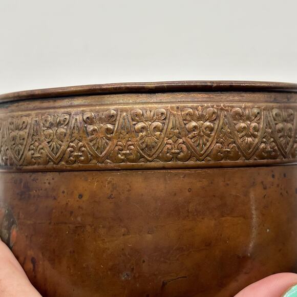 Vtg Copper Planter Cache Pot Houseplant Embossed Brass Flowers Footed Patina - Picture 6 of 8